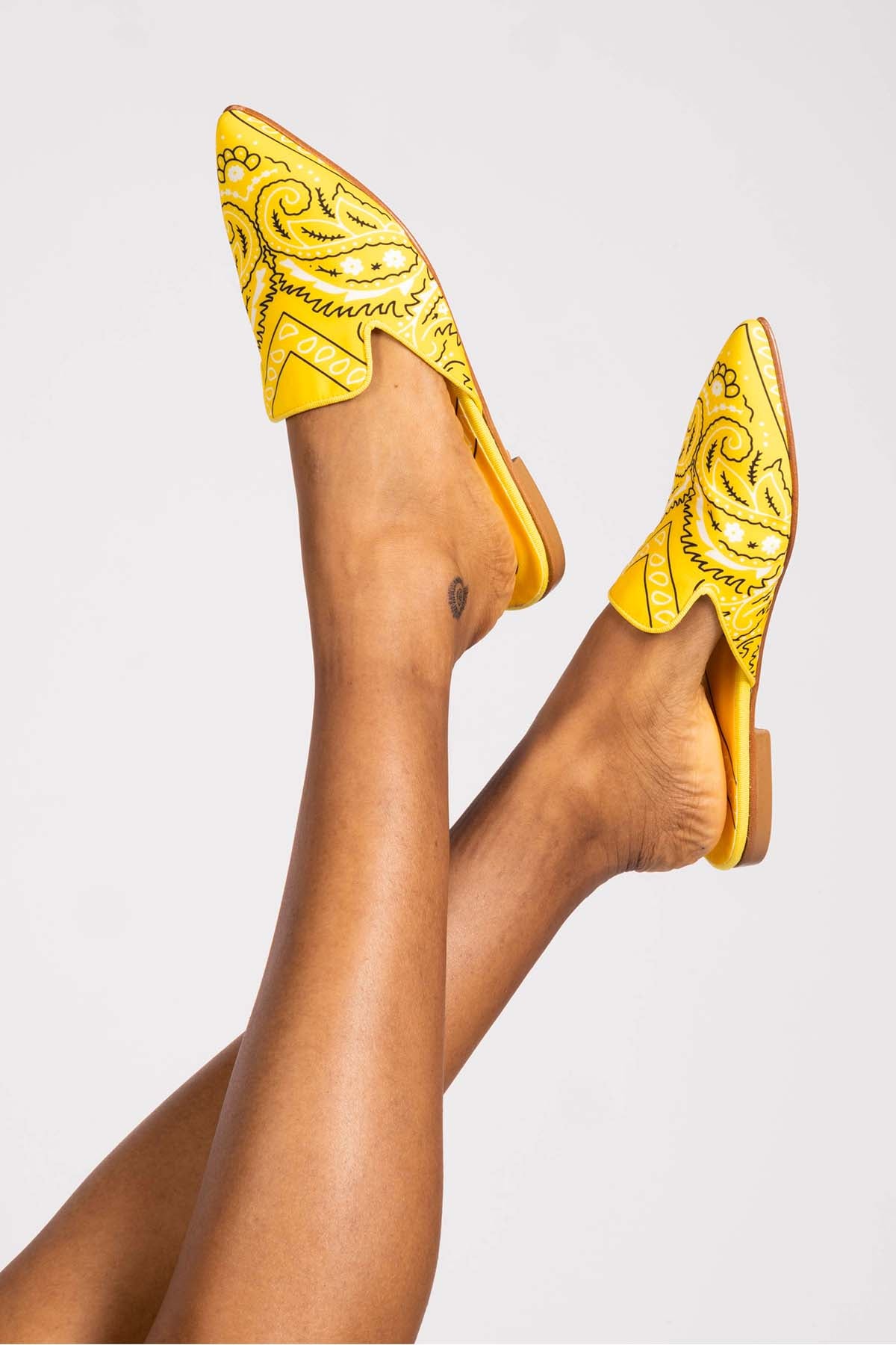 #colore_giallo
