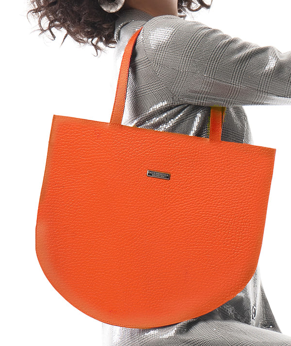 #colore_arancione