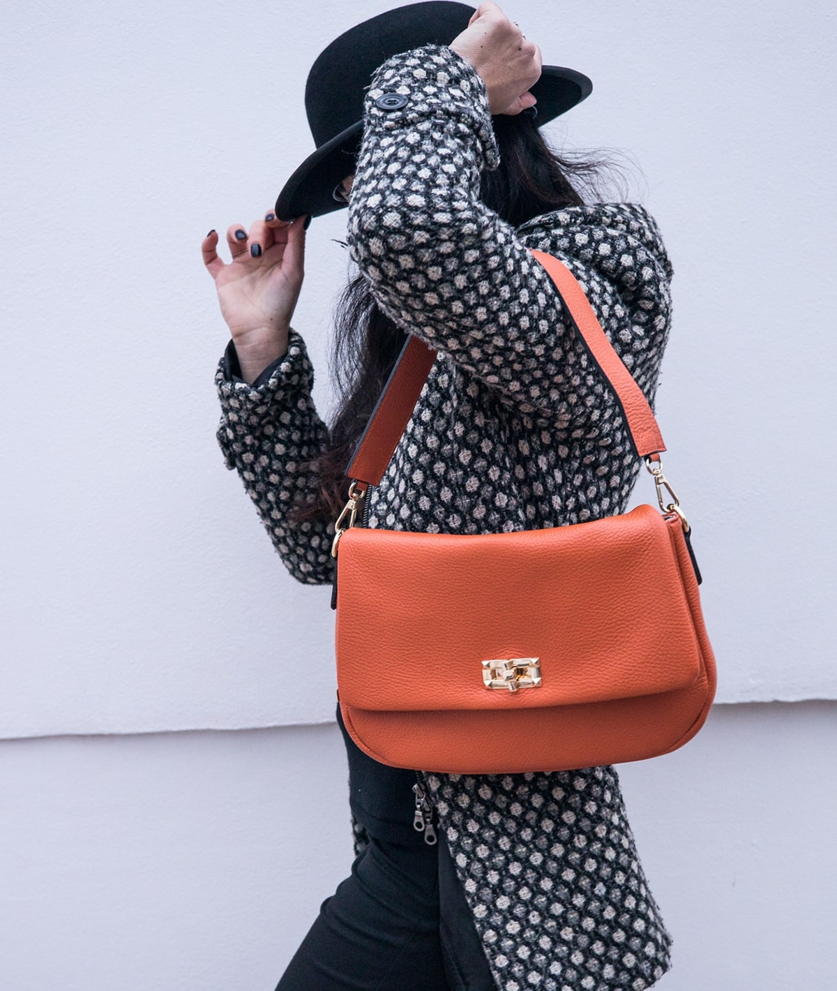 #colore_arancione